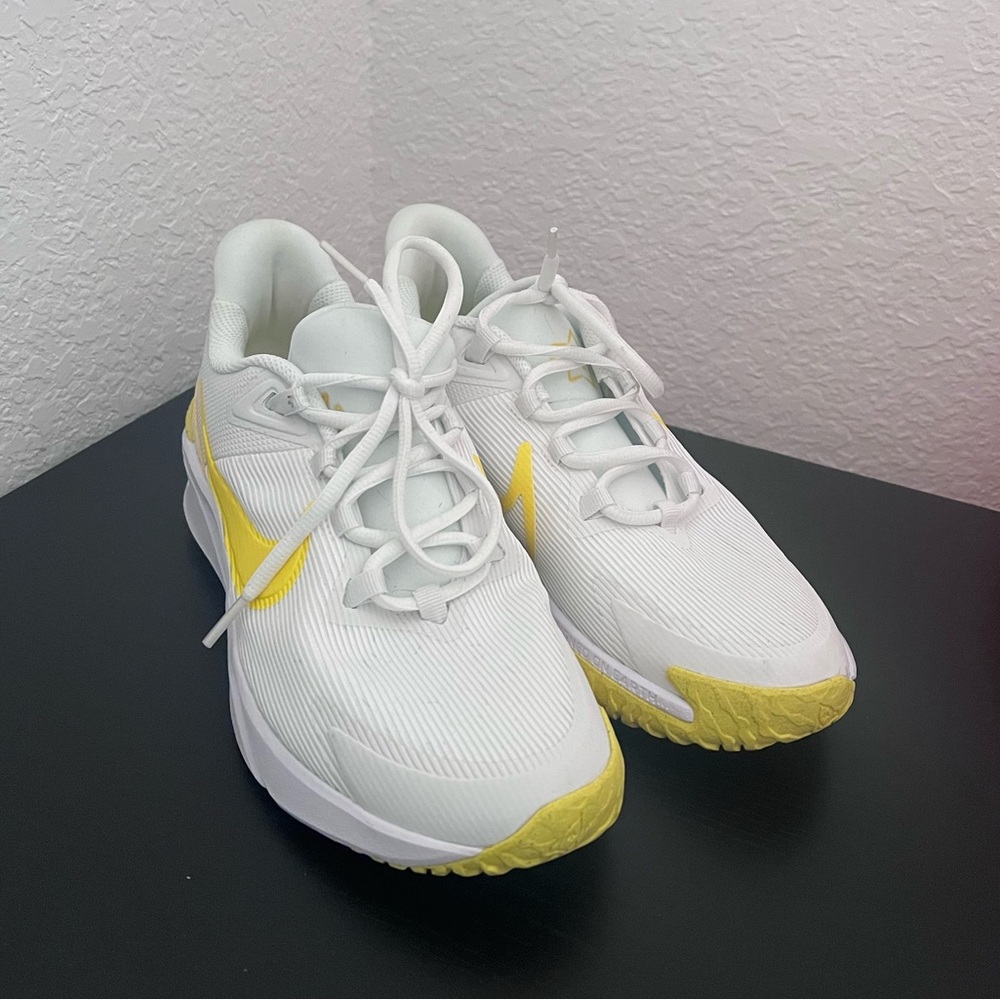 Nike tennis shoes